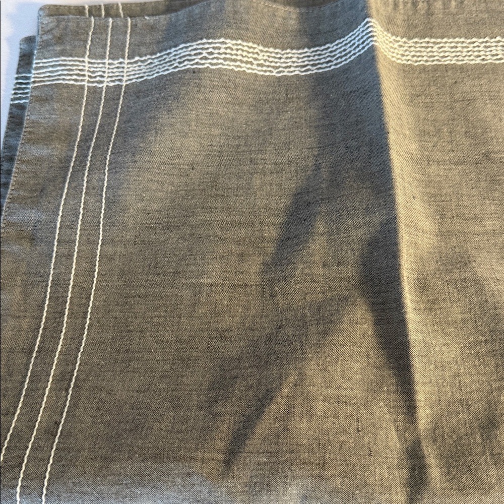 Coyuchi Gray Table Placemat with White Stitching - Picture 4 of 7